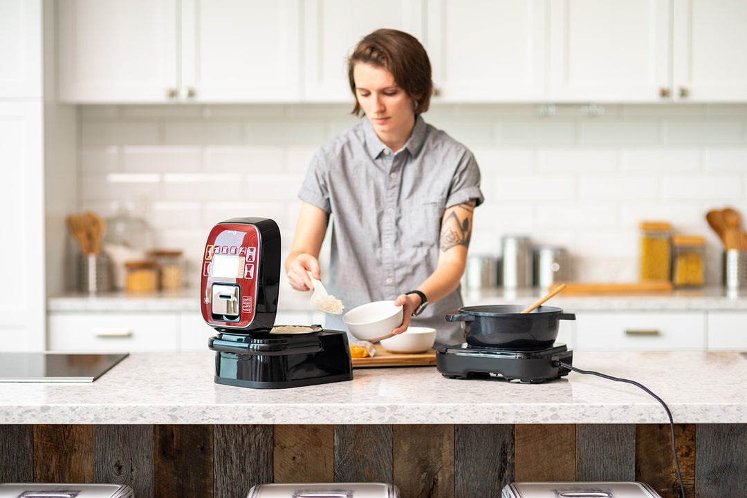 2-in-1 Rice Cooker and Induction Cooktop Burner, 3-Cup (Uncooked) / 6-Cup (Cooked) - IRIS USA