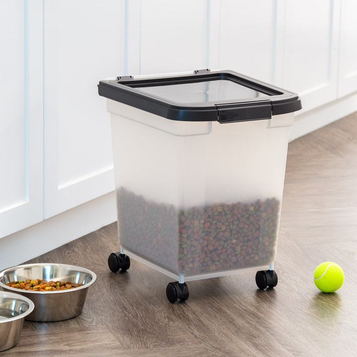 32.5 Quart WeatherPro® Airtight Pet Food Container, Black Lid