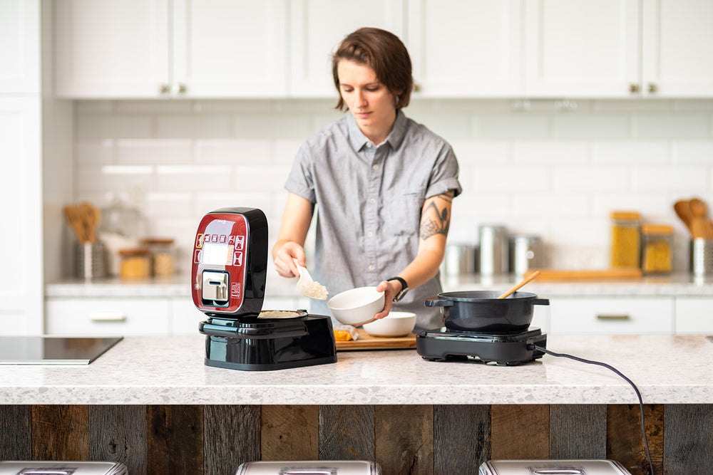 2-in-1 Rice Cooker and Induction Cooktop Burner, 3-Cup (Uncooked) / 6-Cup (Cooked) - IRIS USA