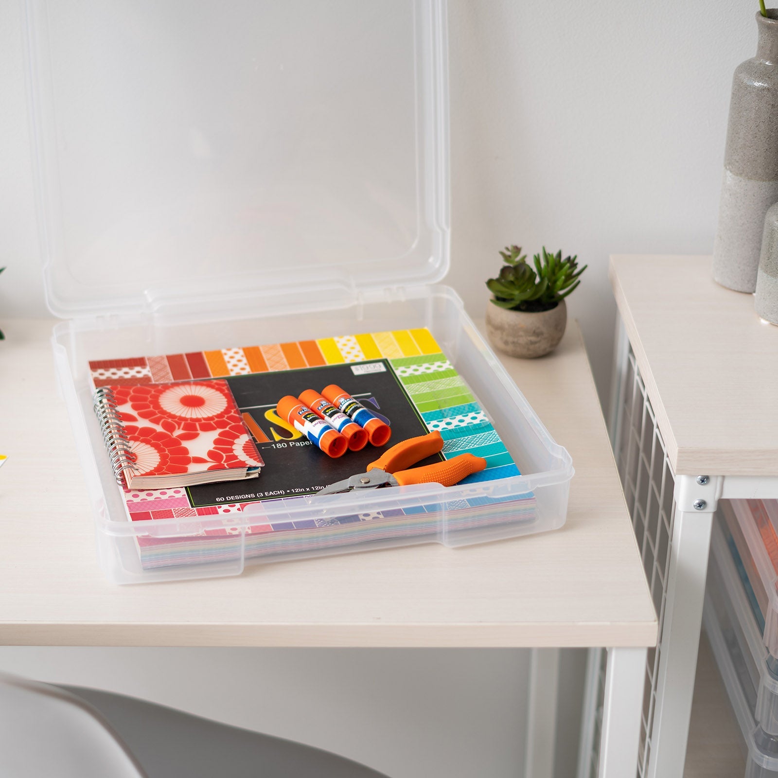 Portable Scrapbook Case for 12 x 12 Paper 6 Pack Clear IRIS USA