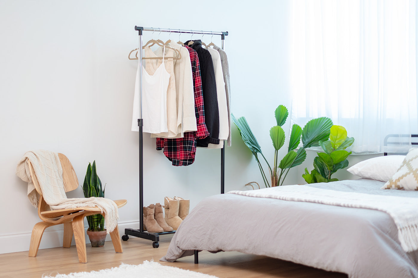 Portable Garment Rack – IRIS USA
