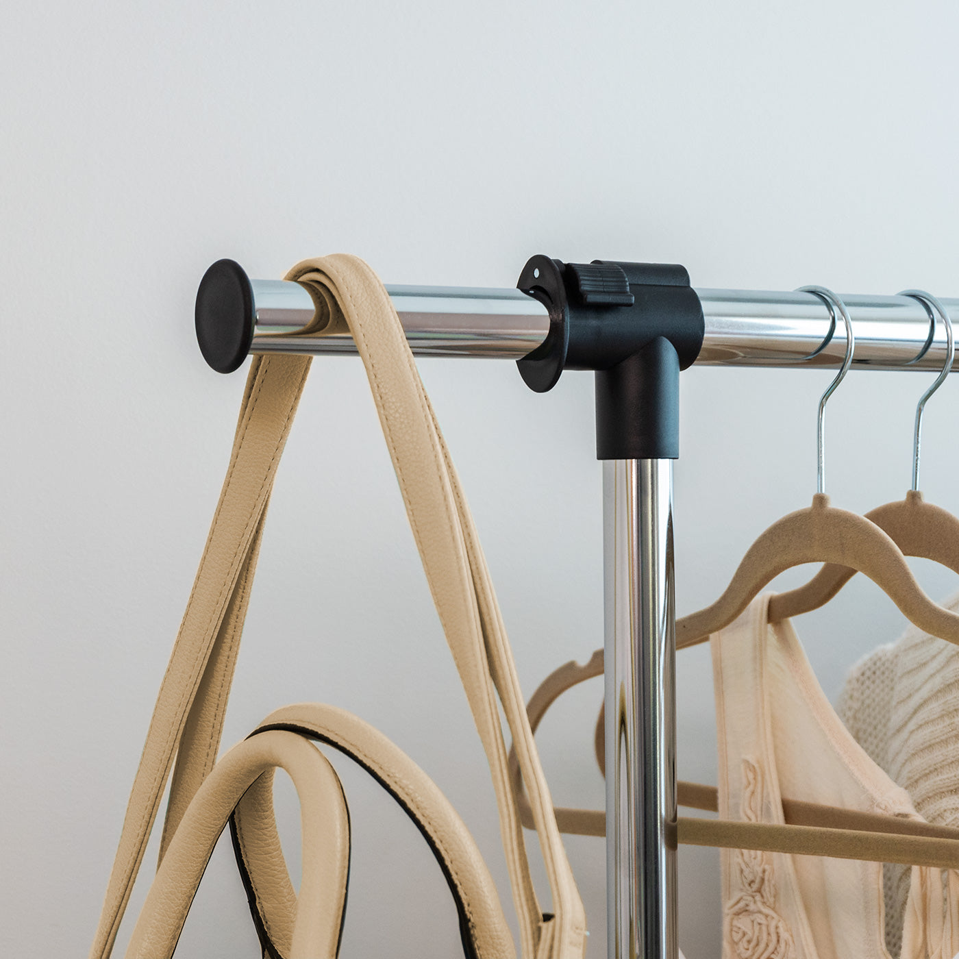 Portable Garment Rack - Extendable – IRIS USA
