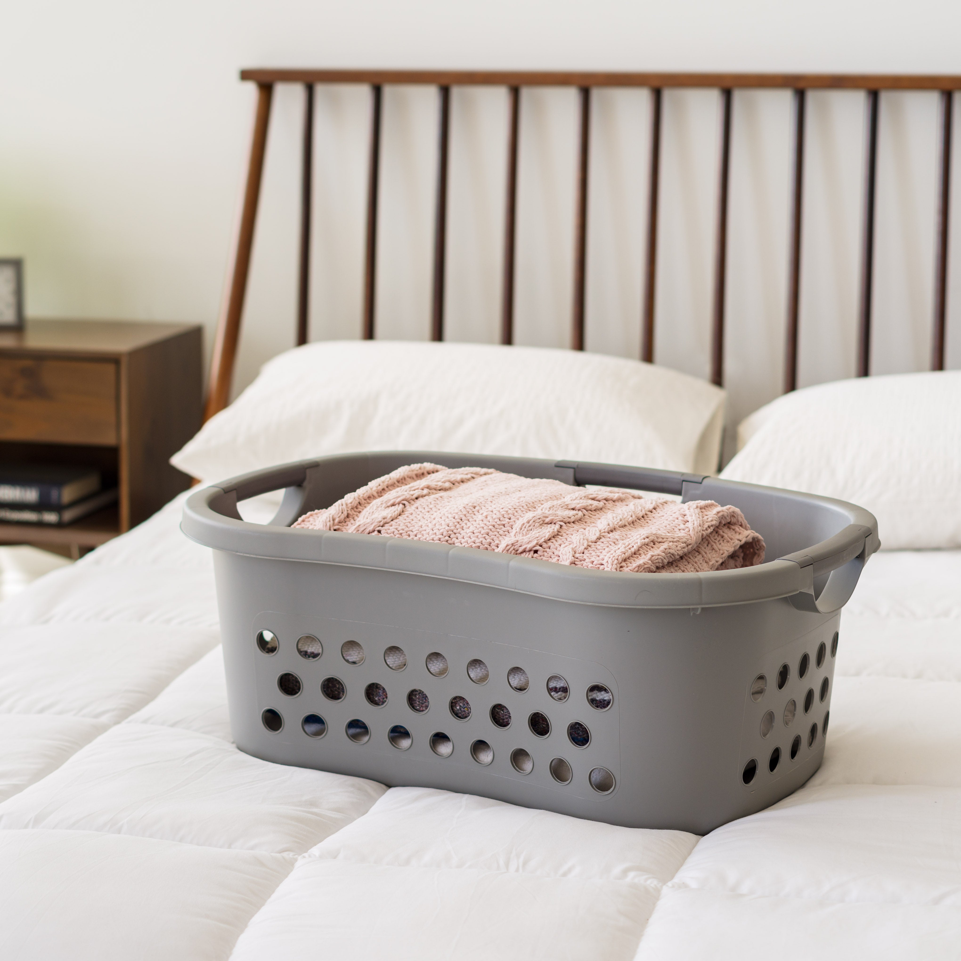 IRIS USA Hip Hamper Laundry Basket - Thumbnail 2