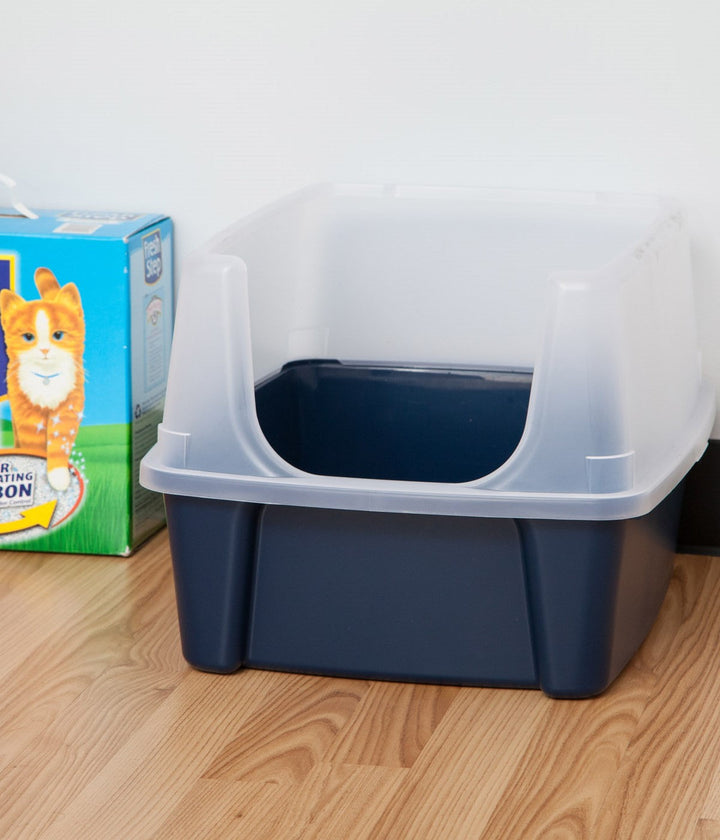 Lifestyle of Hooded Litter Box